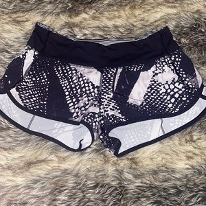 COPY - RARE lululemon hotty hot shorts